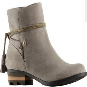 Sorel Farrah Short Waterproof Boot in Kettle Gray